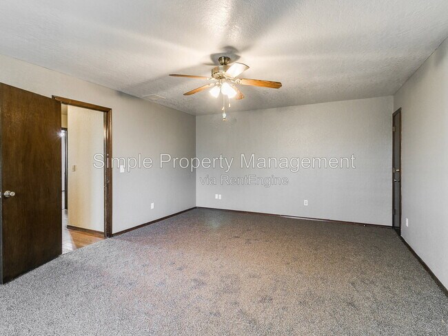 Building Photo - 3837 Sunward Cir