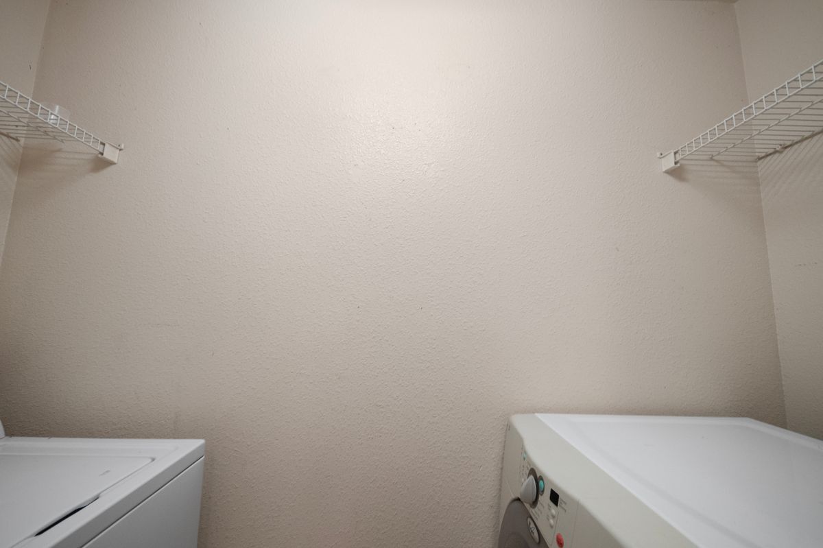 Building Photo - 11510 Villa Grand