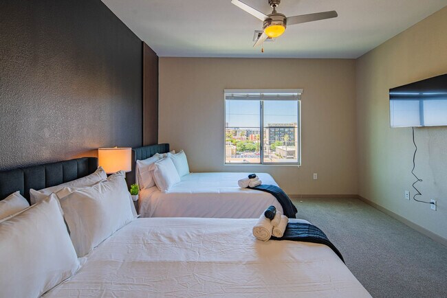 Building Photo - 295 E Roosevelt St