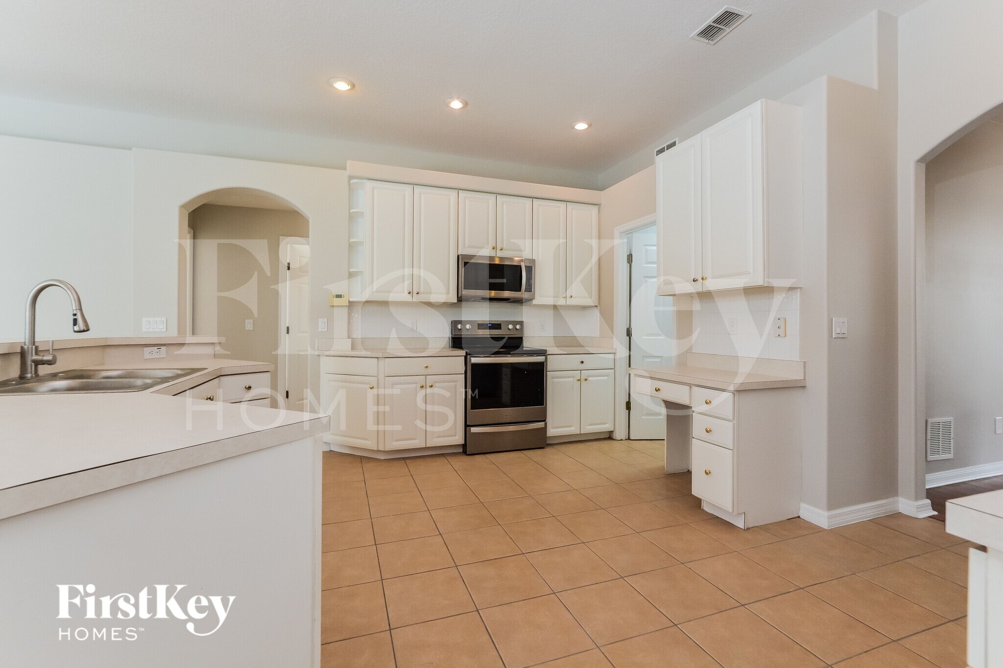 Building Photo - 733 Via Bianca Dr