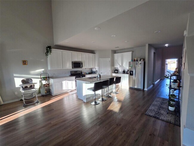 Building Photo - 300 Windy Reed Rd