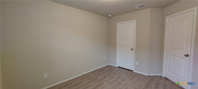 Building Photo - 1556 Birmingham Dr