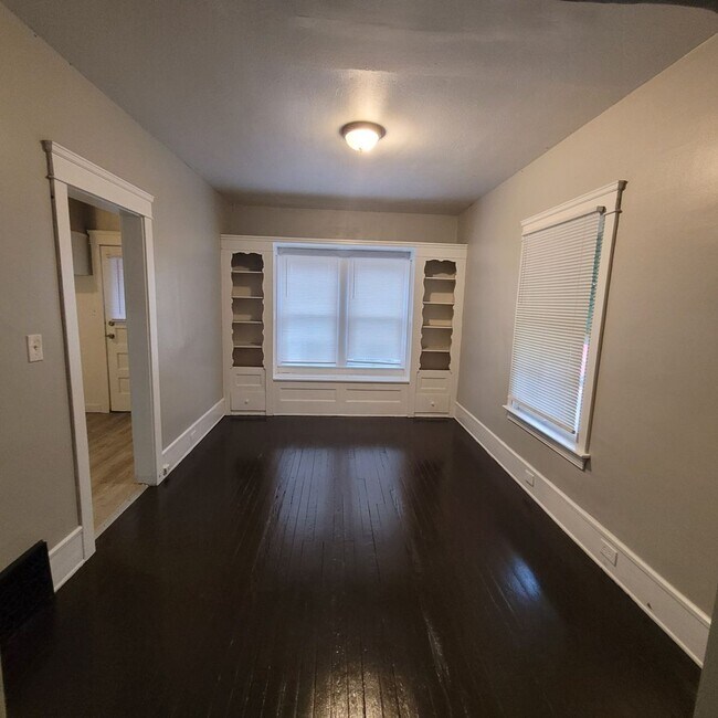 Building Photo - 2029 W99th Street