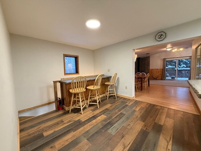 Building Photo - Spacious 3-Bedroom, 2-Bath Home, Just Outside of Town – Pets Welcome!