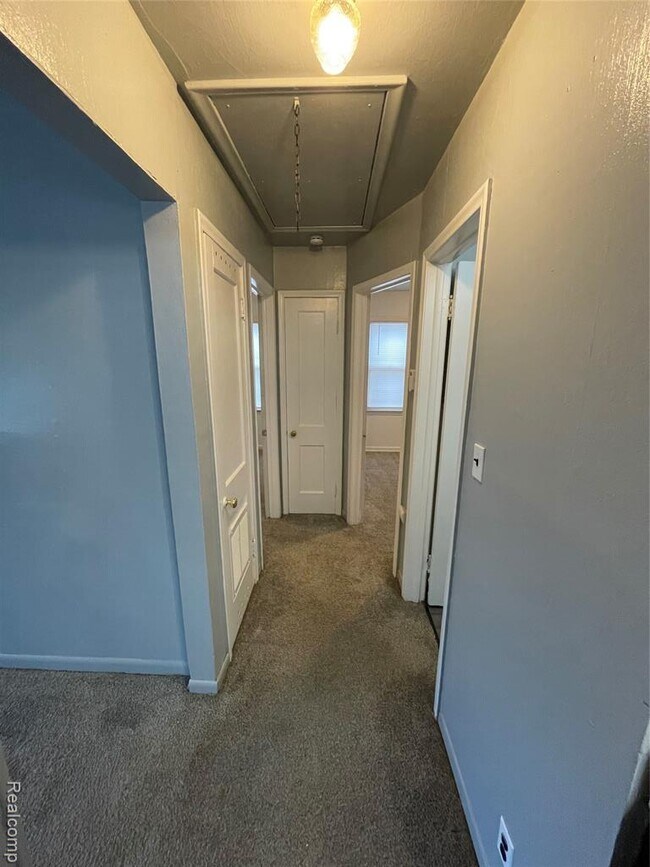 Building Photo - 11099 Studebaker Ave