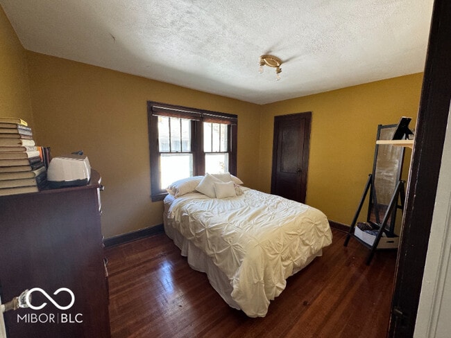 Building Photo - 336 N Lesley Ave