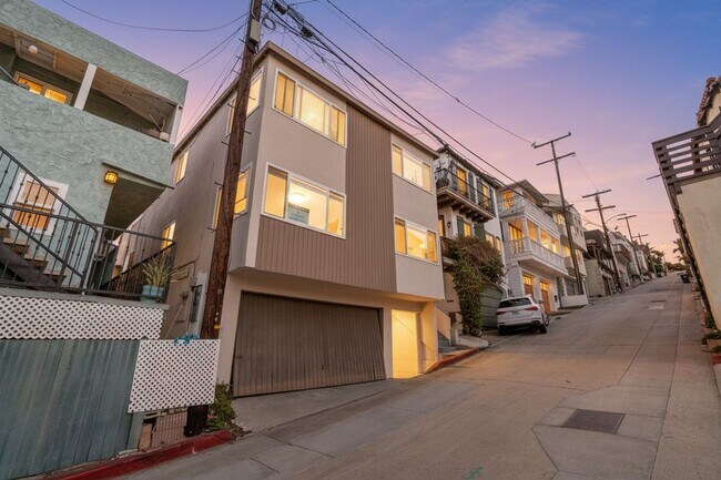 Building Photo - Moonstone