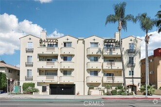 Building Photo - 14343 Burbank Blvd