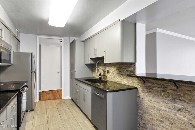 Building Photo - 12700 Lake Ave