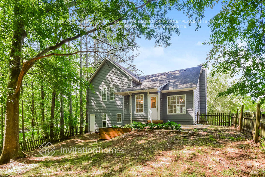 Building Photo - 7015 Sewells Farm Rd