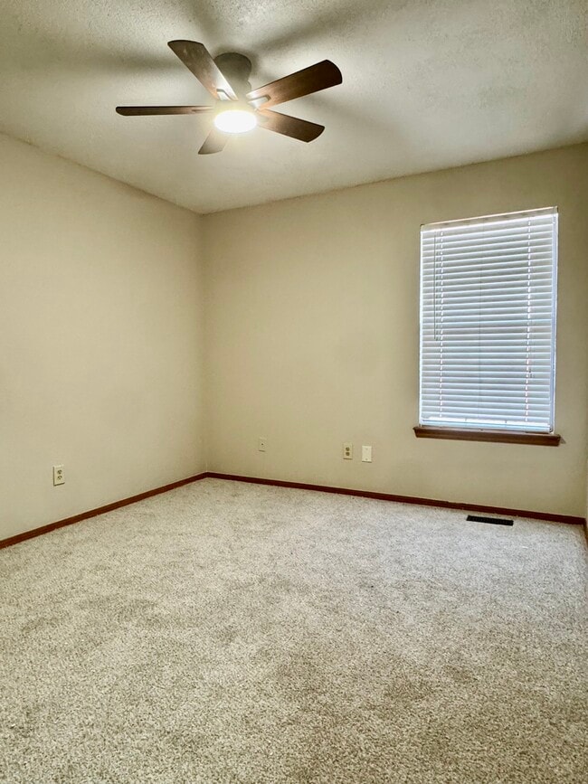 Building Photo - 10323 Haven Cir