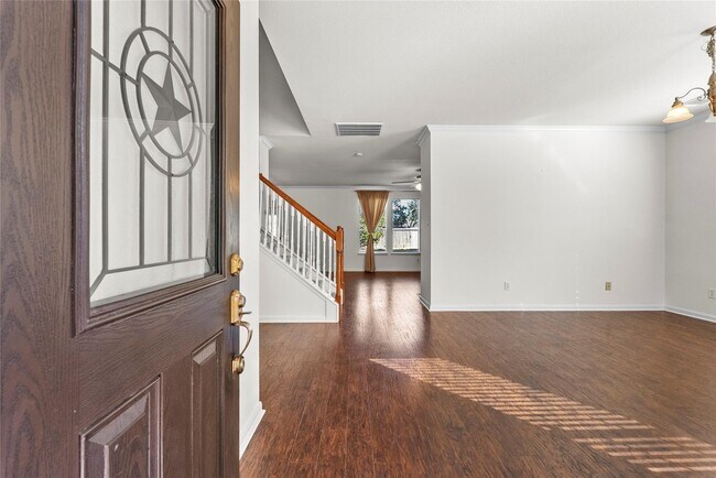 Building Photo - 542 Cedar Branch Dr