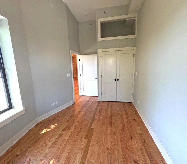 Building Photo - 3473 S Archer Ave