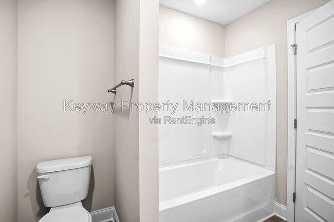 Building Photo - 3225 Venetian Dr