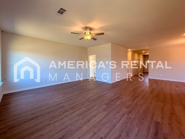 Building Photo - Modern Living in Havenridge!