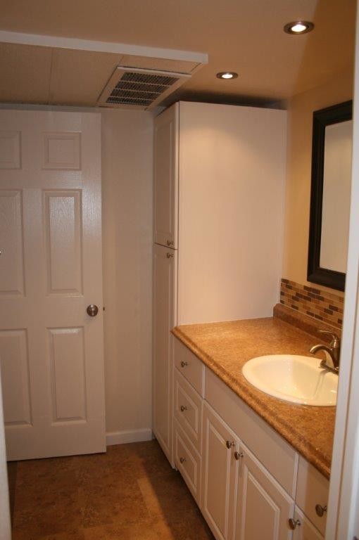 Building Photo - 2845 S Fairview St