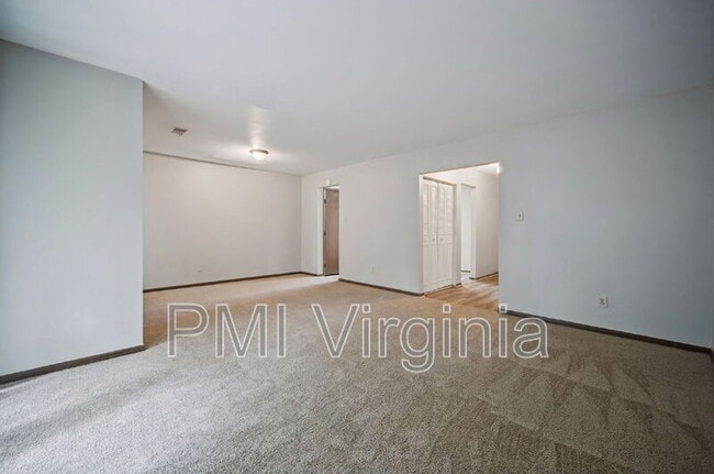 Building Photo - 1474 E Tanners Creek Dr