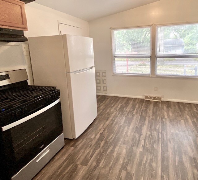 Building Photo - 1117 Northwood Dr S
