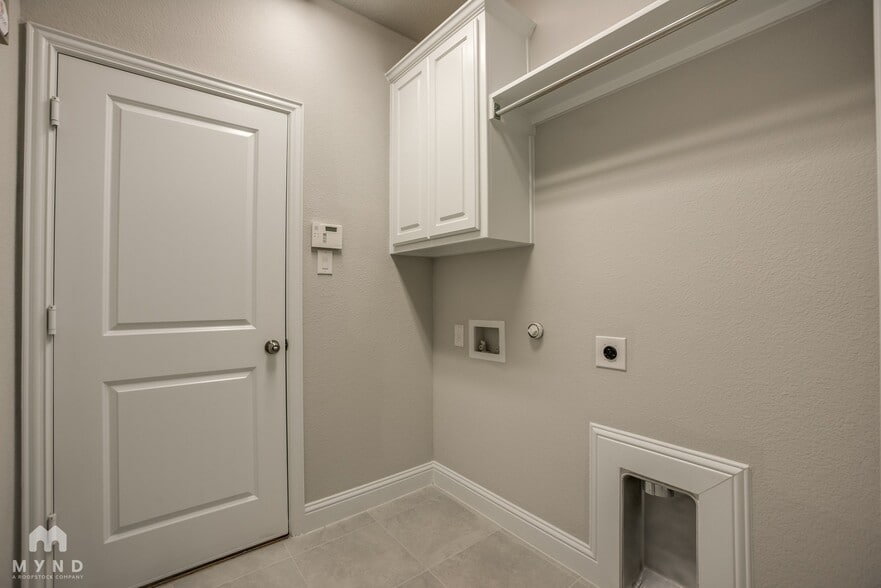 Building Photo - 101 Knight of Realm Blvd