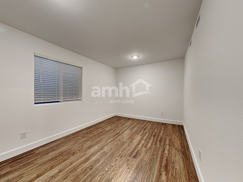 Building Photo - 9139 S Conquistador St