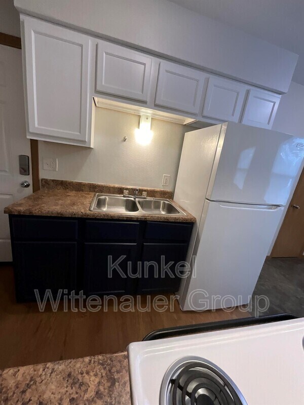 Building Photo - 1810-11 Jamestown Road