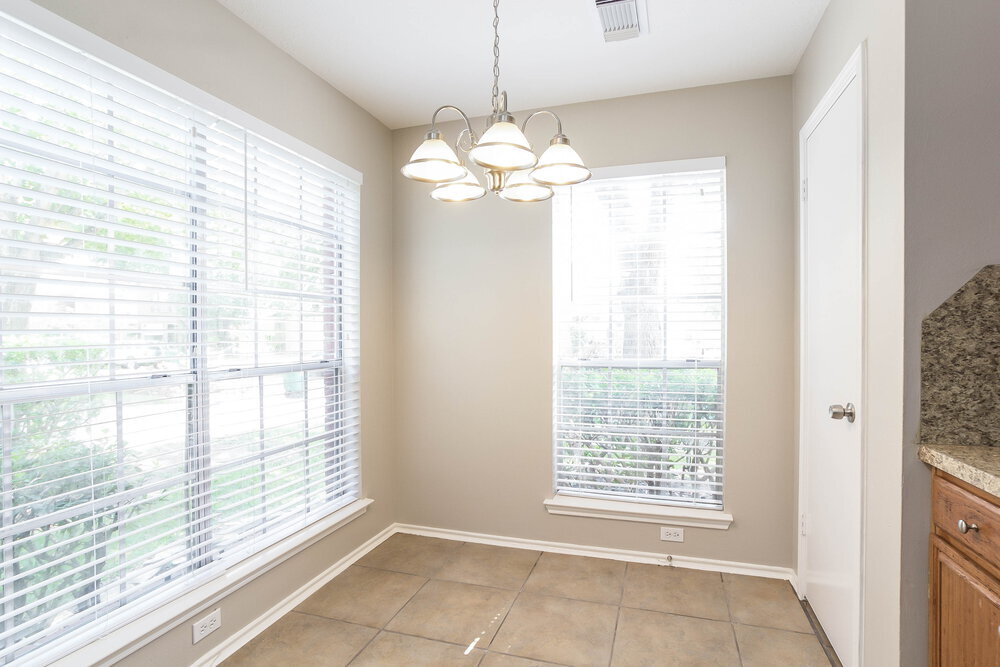 Building Photo - 3630 Red Fir Dr