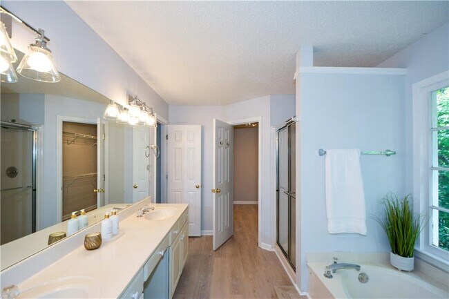 Building Photo - 9050 Brockham Way