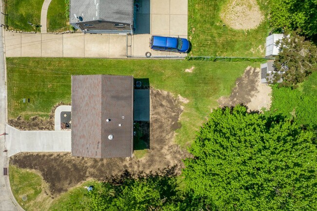 Building Photo - AVAILABLE JULY 1ST! Don't miss this STUNNING & UPDATED 3 bedroom in Baldwin!