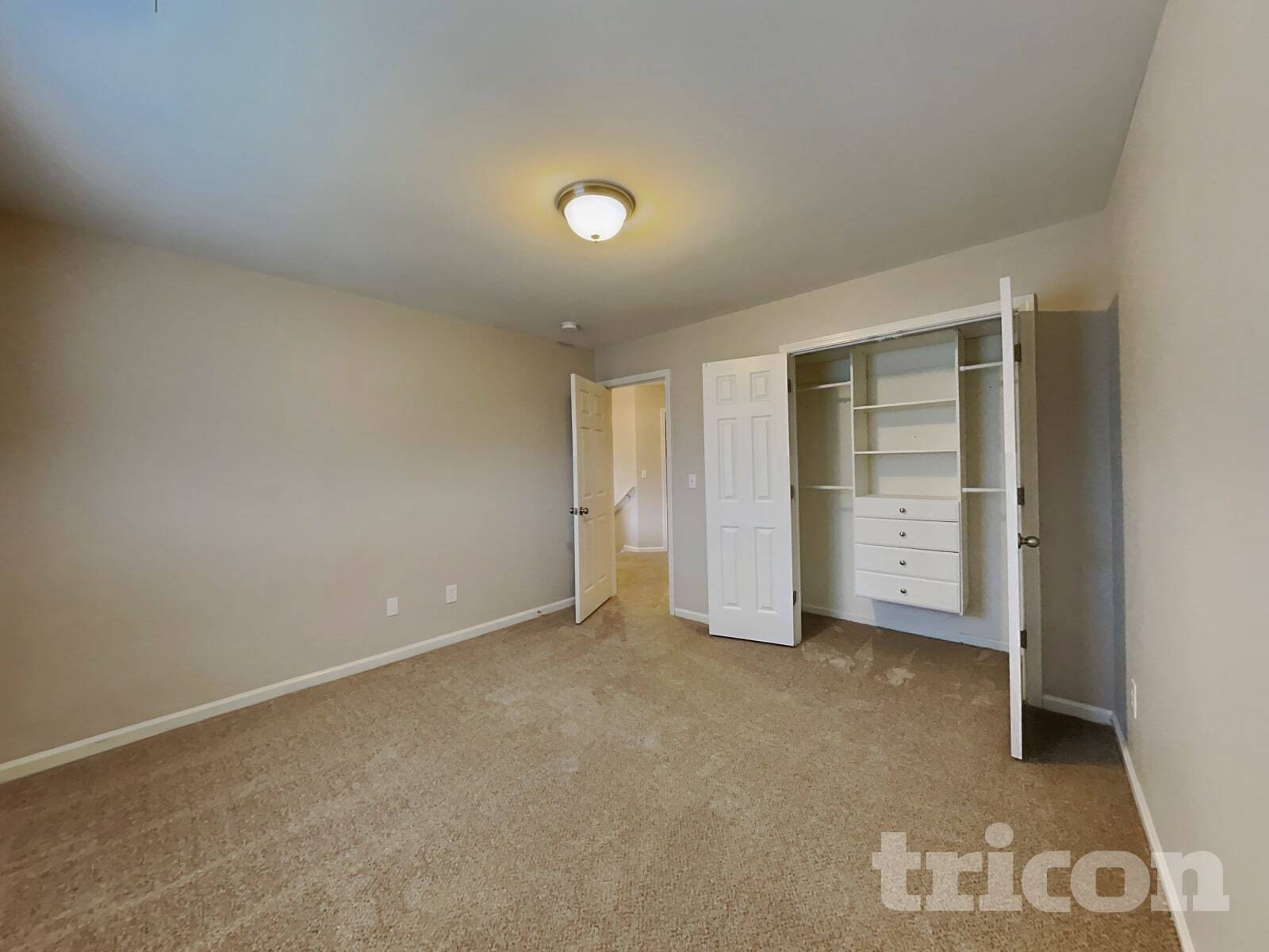 Building Photo - 2120 Clear Brook Dr