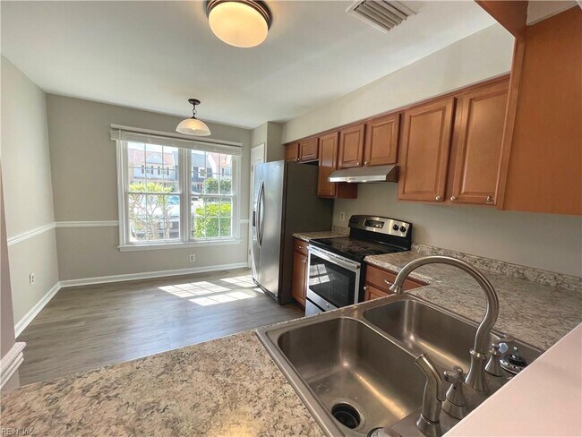 Building Photo - 806 Liberal Arts Ct