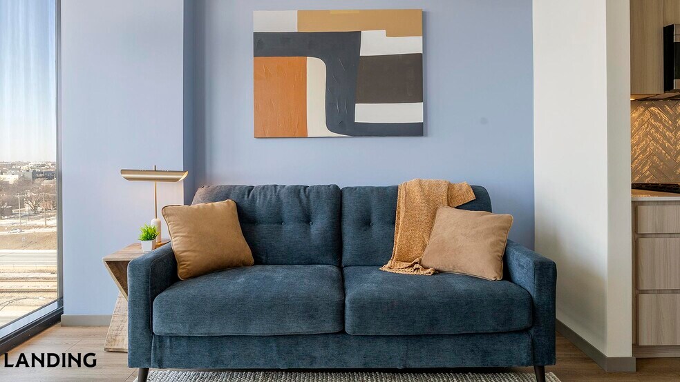 Building Photo - 513 S Damen Ave