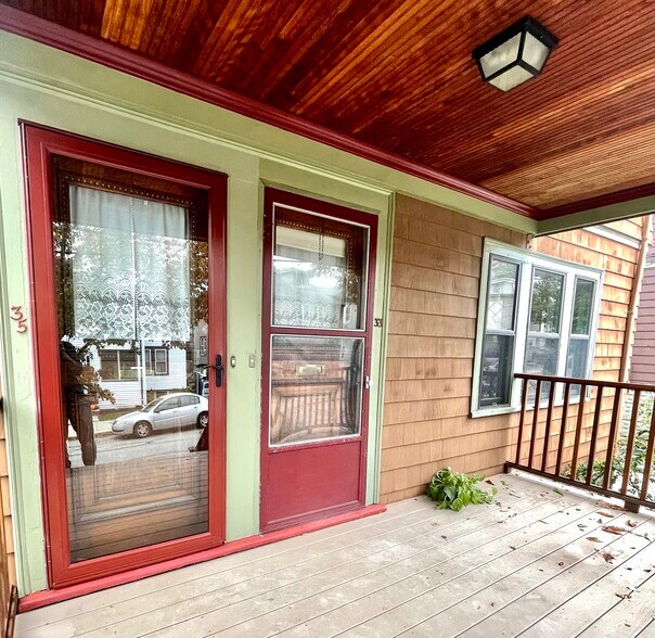 Building Photo - 33 High St