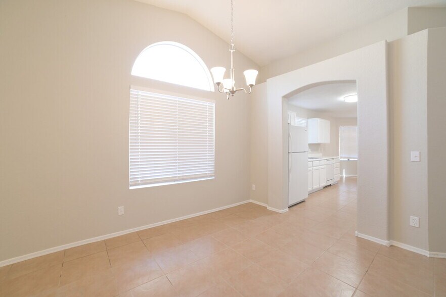 Building Photo - 8556 W Ocotillo Rd