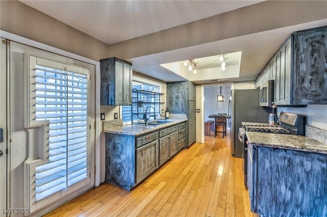 Building Photo - 39 N Moonlight Dr