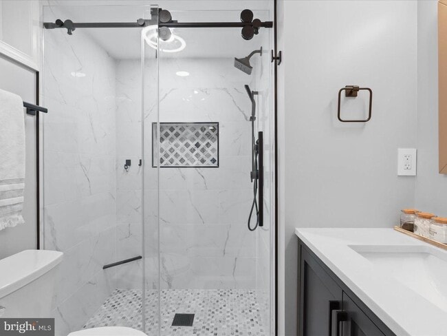 Building Photo - 2203 Arlington Terrace