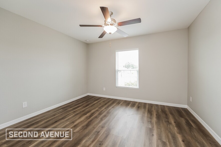 Building Photo - 1811 NW 15th Ave