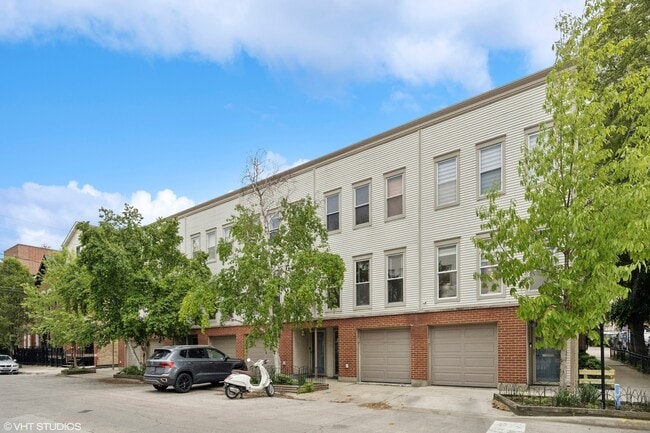Building Photo - 1751 W Julian St