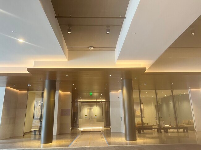 Building Photo - 1388 Kapiolani Blvd