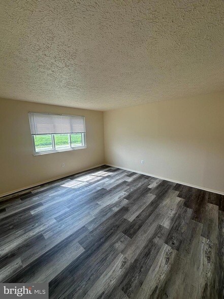 Building Photo - 550G Heather Ridge Dr