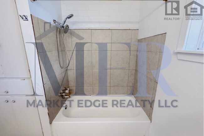 Building Photo - 3114 E Hubbell St