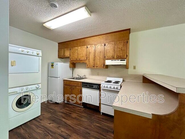 Building Photo - 1442 Riverview Rd