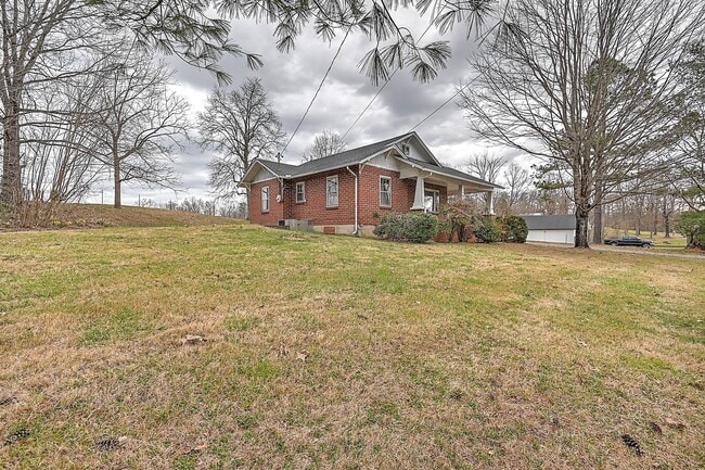 Building Photo - 6456 Blue Springs Pkwy