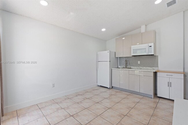 Building Photo - 11259 NW 88th Ave