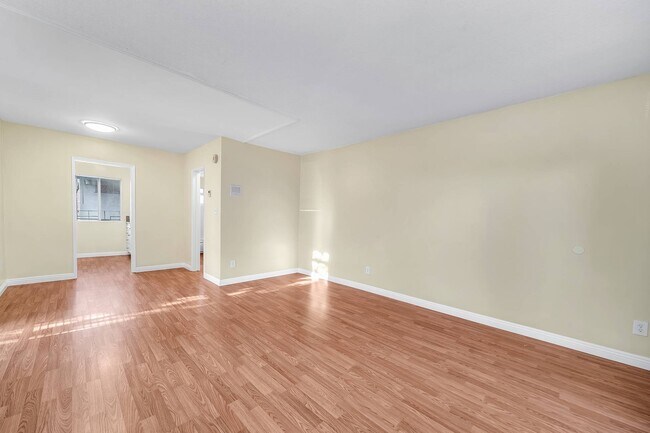 Living Room - 1966 N Beachwood Dr