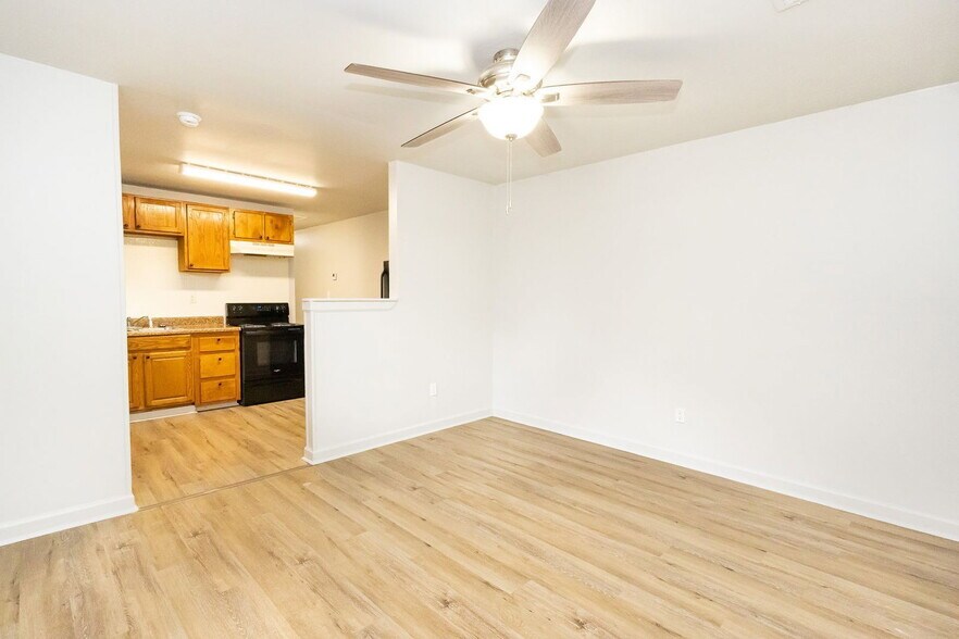 Building Photo - 5326 Slayton Ave