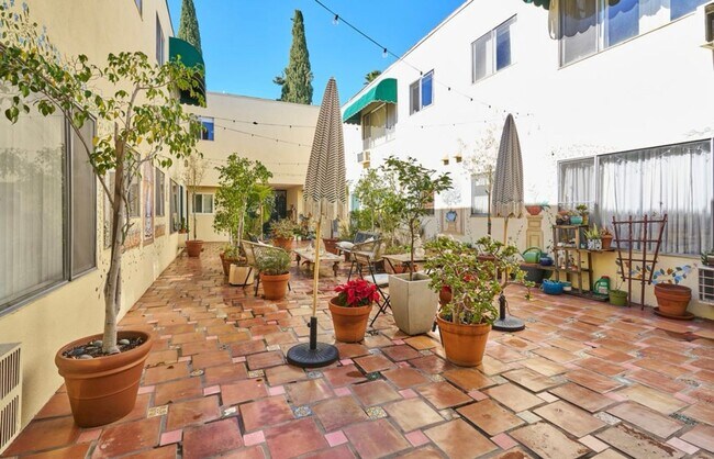 Building Photo - 540 N Orlando Ave