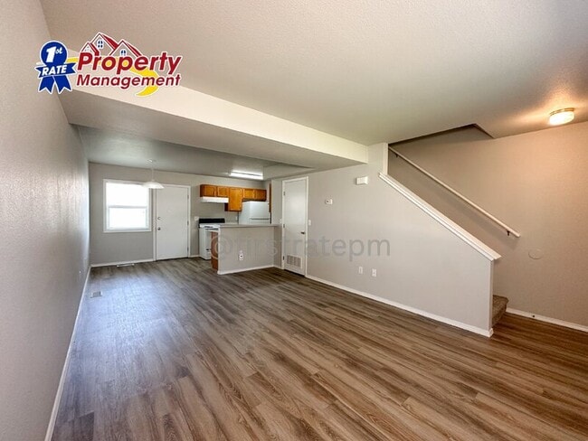 Building Photo - 2057 N Woodford Ave