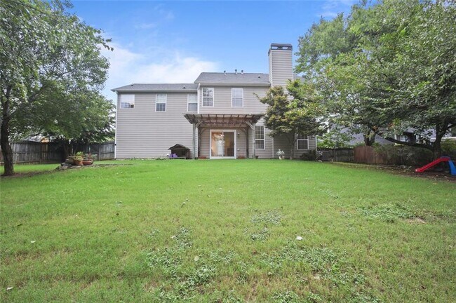 Building Photo - 2643 Whispering Pines Dr SW