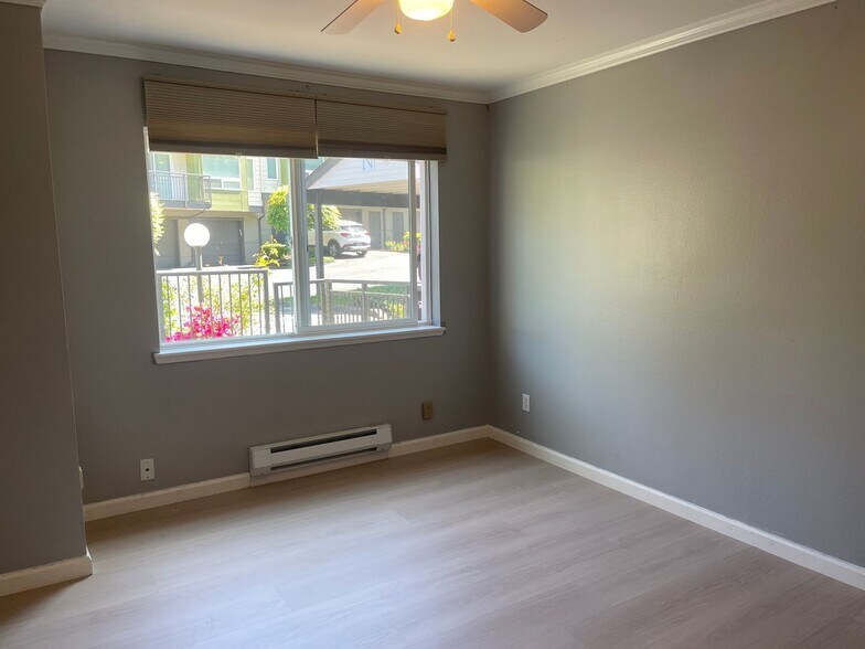 Building Photo - Adorable 2bd Condo in Federal Way