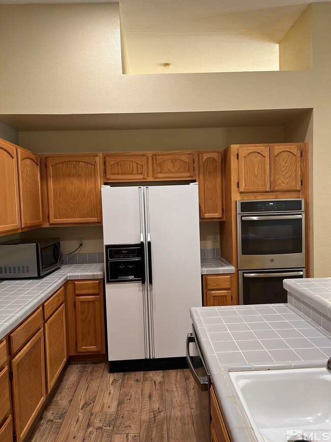 Building Photo - 4875 Crestside Dr